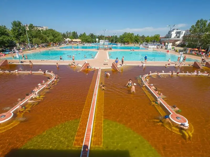 A hajdúszoboszlói strand medencéi